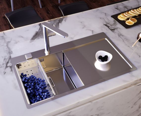 Fregadero de cocina moderno y minimalista de acero inoxidable con escurridor
